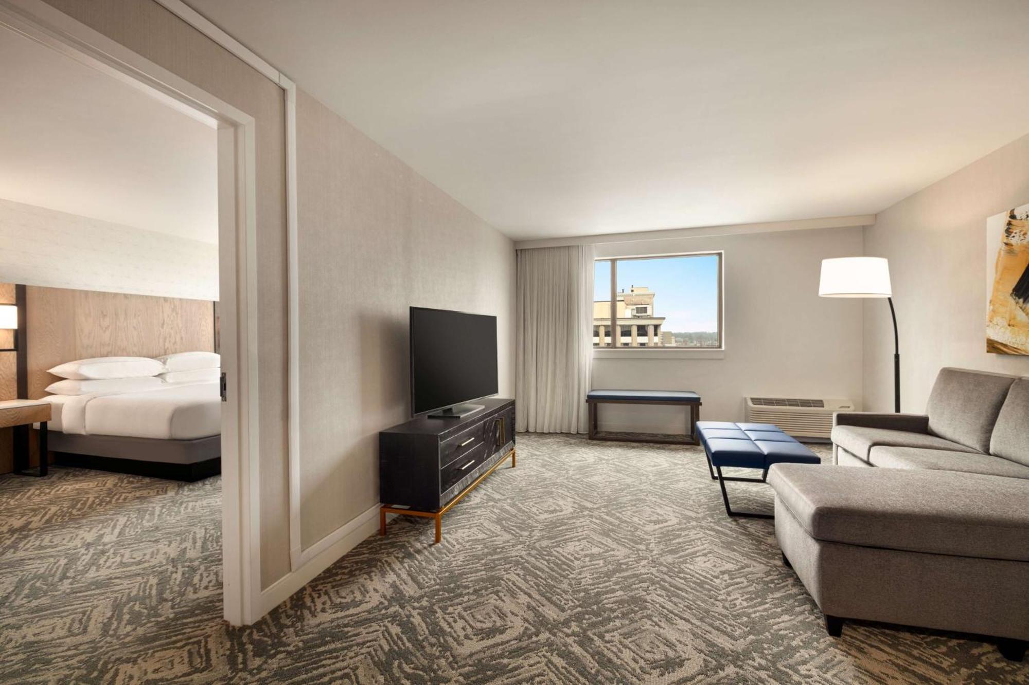 Doubletree By Hilton Canton Downtown Esterno foto