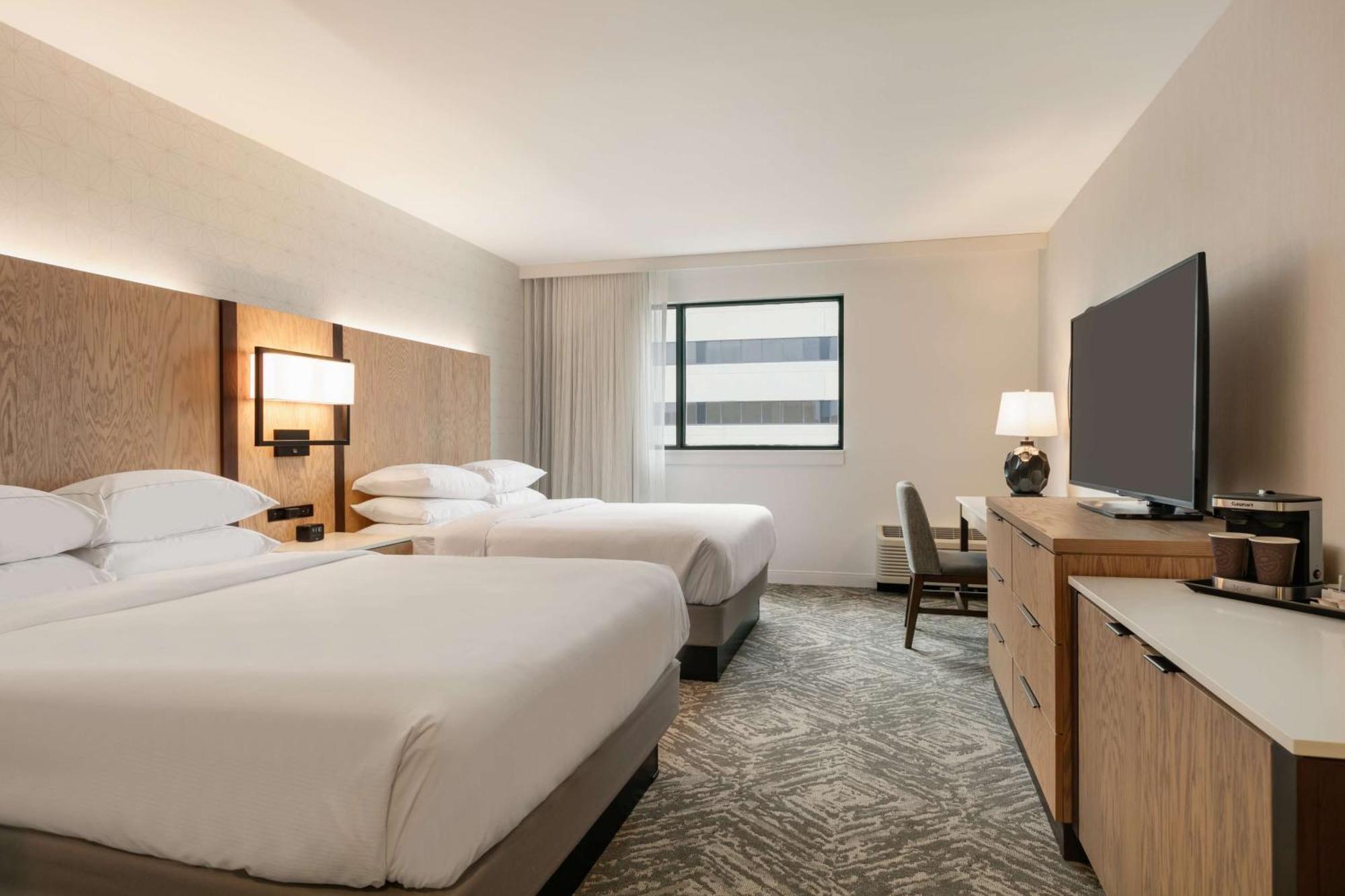 Doubletree By Hilton Canton Downtown Esterno foto