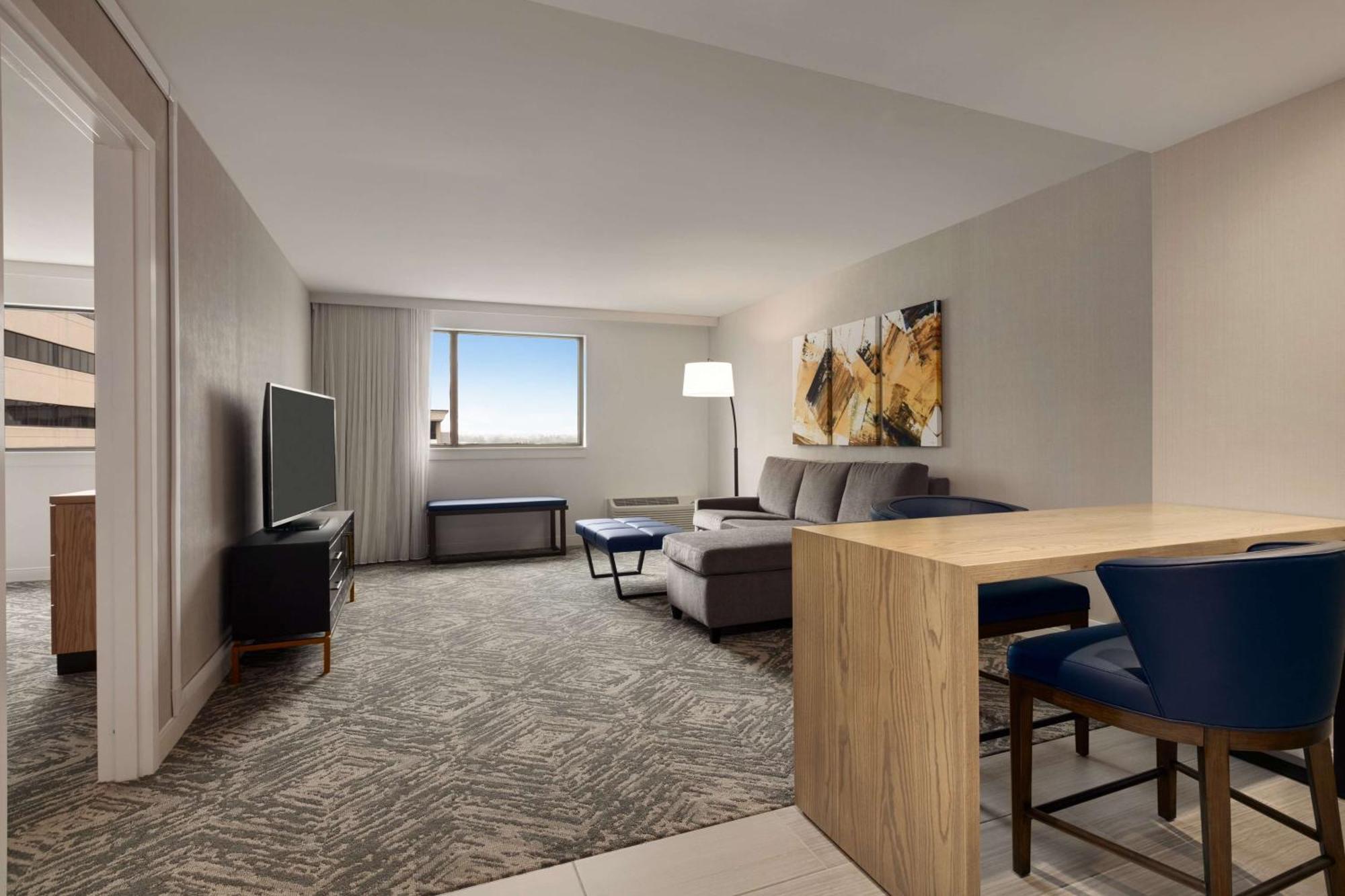 Doubletree By Hilton Canton Downtown Esterno foto
