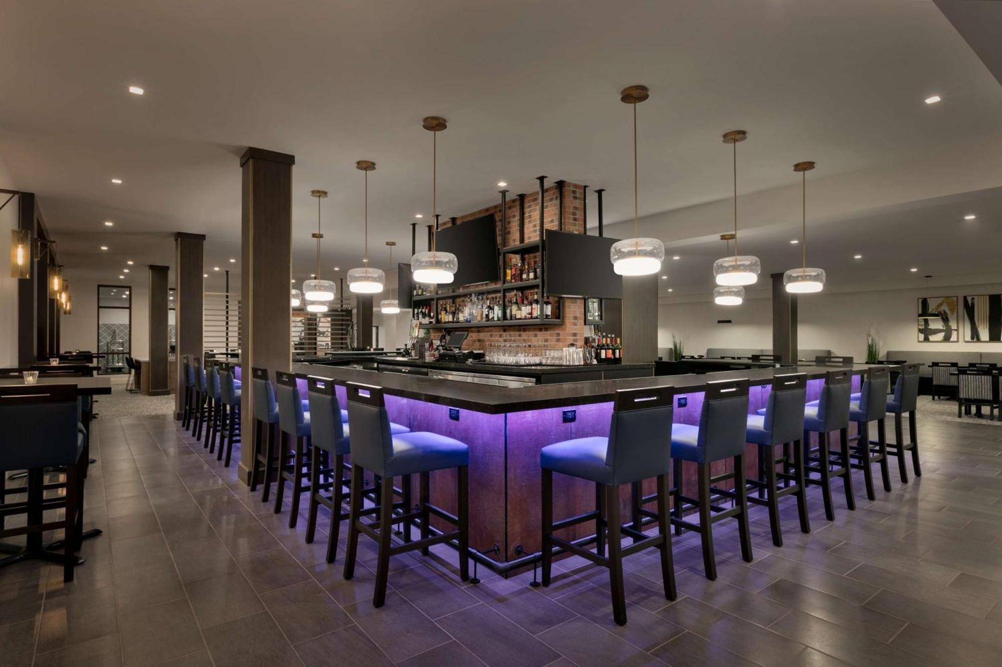 Doubletree By Hilton Canton Downtown Esterno foto