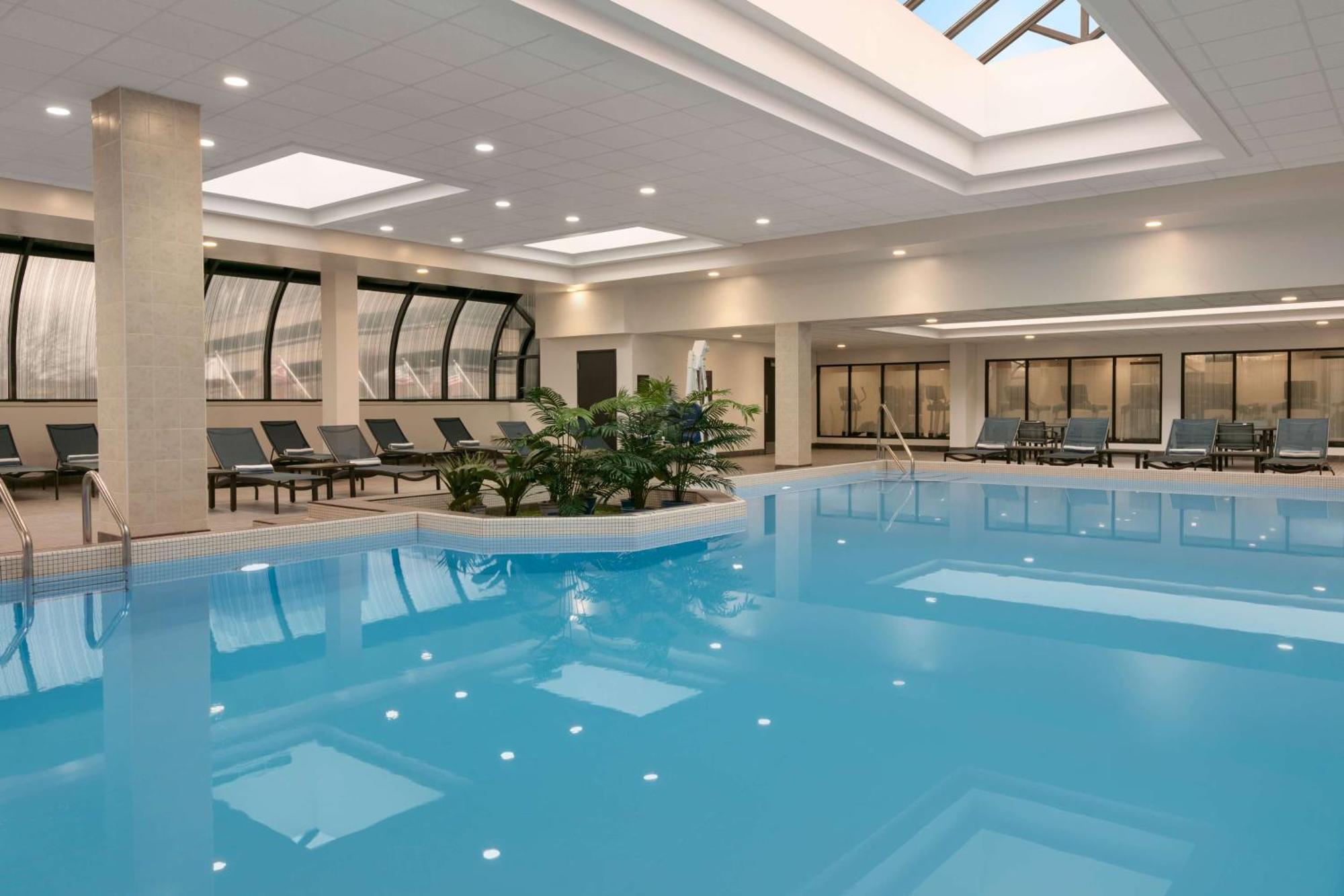 Doubletree By Hilton Canton Downtown Esterno foto