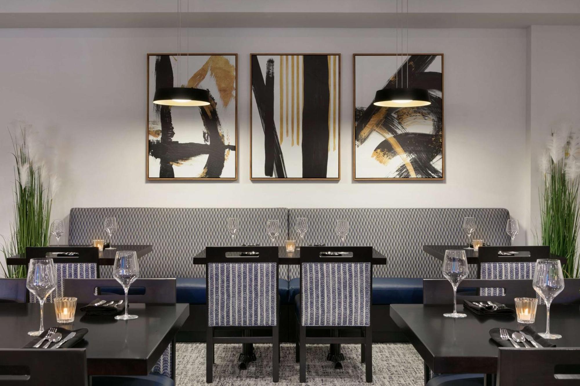 Doubletree By Hilton Canton Downtown Esterno foto