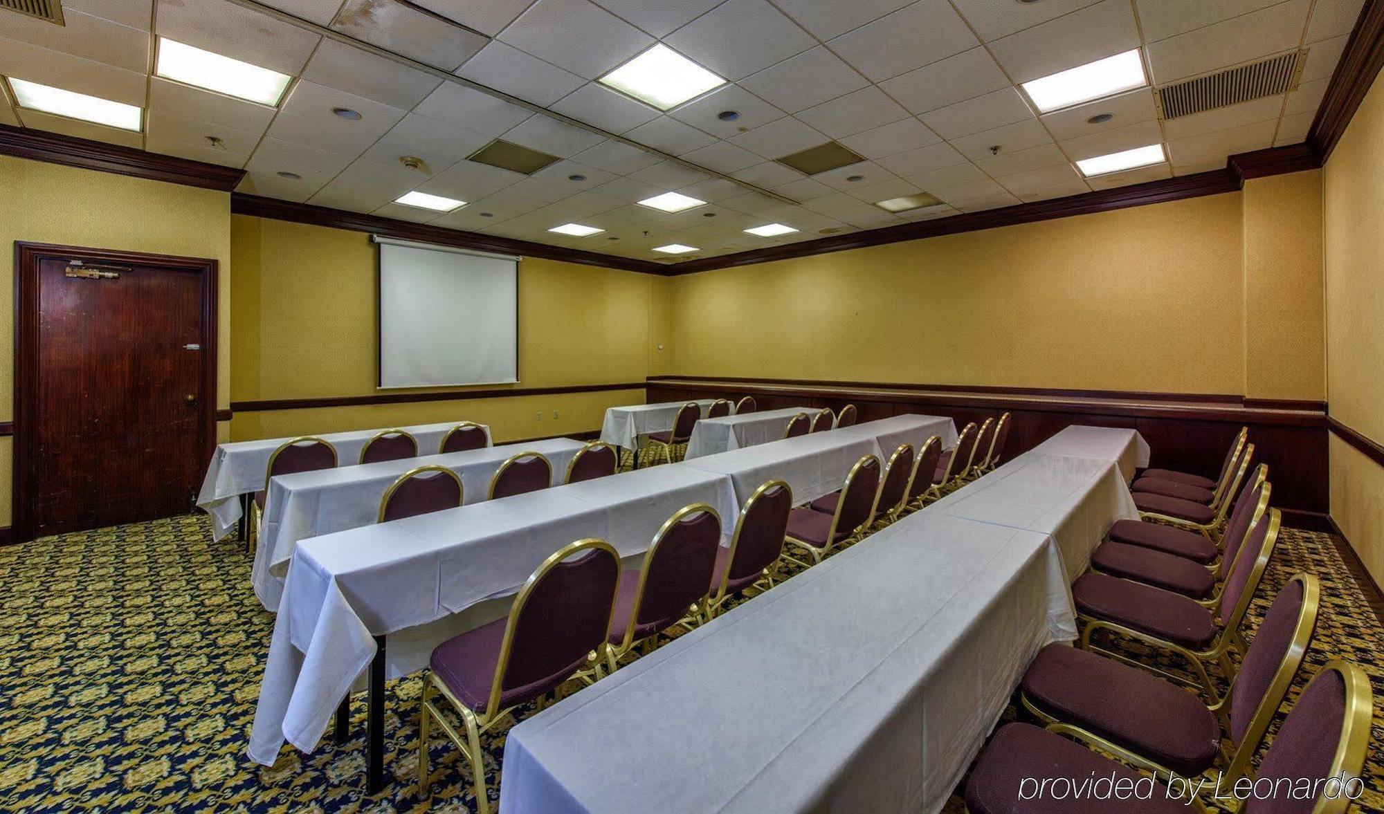 Doubletree By Hilton Canton Downtown Esterno foto